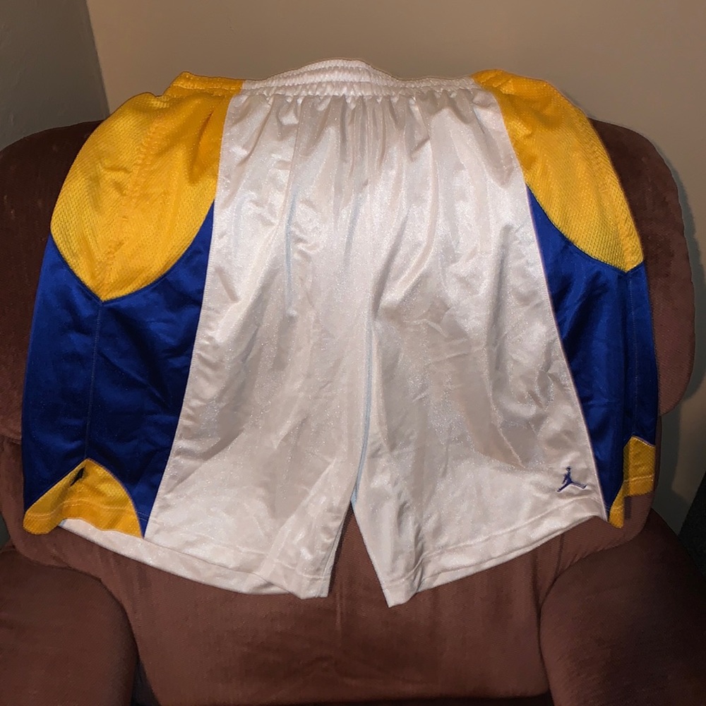 Jordan Mens White Athletic Shorts Size XL